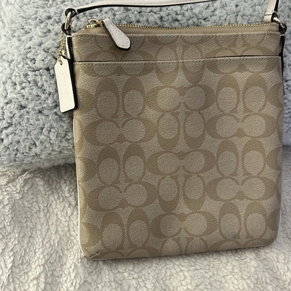 Coach crossbody - Picture 2 of 6